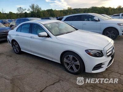 Czwarte zdjęcie samochodu z boku: 2019 MERCEDES-BENZ E 300 4MATIC VIN:WDDZF4KB7KA672362 - miniatura