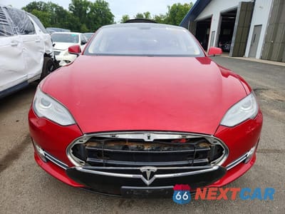 Piąte zdjęcie samochodu w środku: 2014 TESLA MODEL S VIN:5YJSA1H17EFP31803 - miniatura