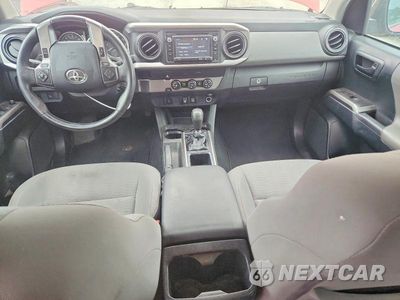 Zdjęcie 8 z 12 samochodu: 2019 TOYOTA TACOMA SR5 V6 VIN:3TMAZ5CNXKM101061 - miniatura