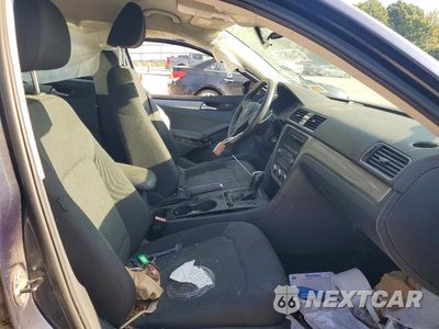 Zdjęcie 7 z 12 samochodu: 2012 VOLKSWAGEN PASSAT S VIN:1VWAP7A32CC053848 - miniatura