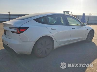 Trzecie zdjęcie samochodu z tyłu: 2024 TESLA MODEL 3 VIN:5YJ3E1EB7RF754204 - miniatura