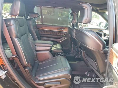 Zdjęcie 11 z 13 samochodu: 2022 JEEP GRAND CHEROKEE L SUMMIT VIN:1C4RJKET0N8620309 - miniatura