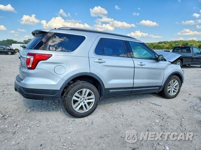 Trzecie zdjęcie samochodu z tyłu: 2019 FORD EXPLORER XLT VIN:1FM5K8D82KGA27107 - miniatura