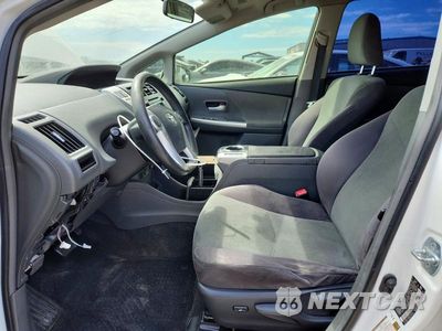Zdjęcie 7 z 12 samochodu: 2012 TOYOTA PRIUS V THREE VIN:JTDZN3EU2C3136462 - miniatura