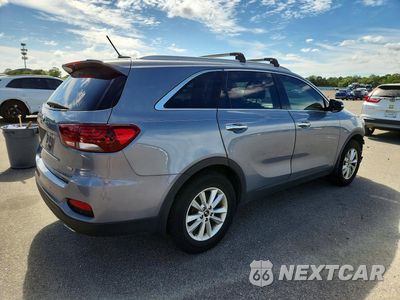 Trzecie zdjęcie samochodu z tyłu: 2020 KIA SORENTO LX VIN:5XYPGDA35LG642089 - miniatura