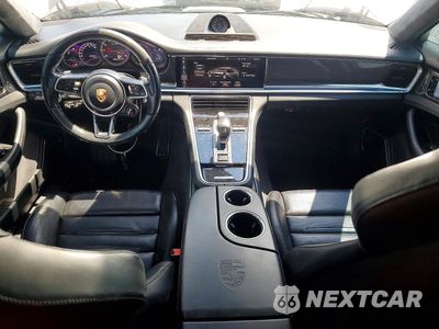 Zdjęcie 8 z 13 samochodu: 2018 PORSCHE PANAMERA4S VIN:WP0CF2A75JL195886 - miniatura