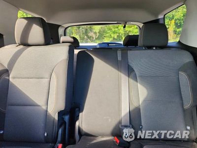 Zdjęcie 10 z 13 samochodu: 2019 CHEVROLET TRAVERSE LS VIN:1GNERFKWXKJ229998 - miniatura