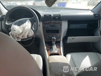 Zdjęcie 8 z 12 samochodu: 2002 MERCEDES-BENZ C 240 VIN:WDBRF61J92F278197 - miniatura