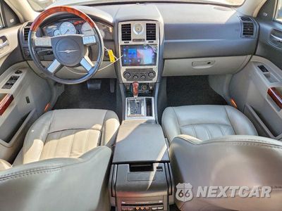 Zdjęcie 8 z 12 samochodu: 2006 CHRYSLER 300C VIN:2C3LA63H06H219497 - miniatura