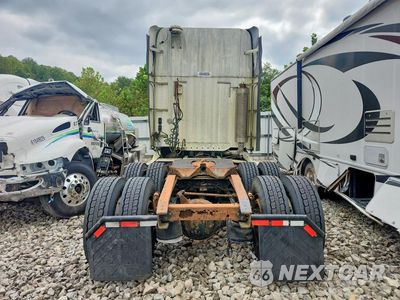 Zdjęcie 6 z 14 samochodu: 2006 FREIGHTLINER CST120 SEMI TRUCK VIN:1FUJBBCK86LU40264 - miniatura