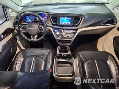 Zdjęcie 8 z 13 samochodu: 2018 CHRYSLER PACIFICA TOURING L VIN:2C4RC1BG8JR114818 - miniatura