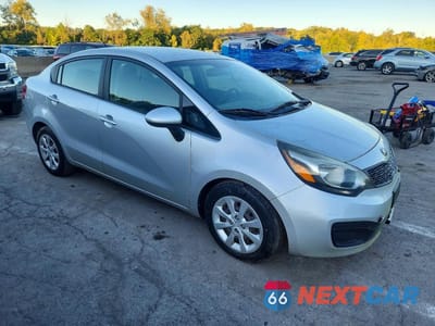 Czwarte zdjęcie samochodu z boku: 2014 KIA RIO LX VIN:KNADM4A39E6361086 - miniatura
