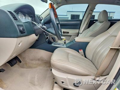 Zdjęcie 7 z 12 samochodu: 2005 CHRYSLER 300C VIN:2C3JA63H55H635096 - miniatura
