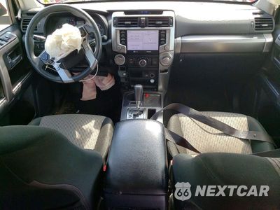 Zdjęcie 8 z 12 samochodu: 2021 TOYOTA 4RUNNER SR5 VIN:JTEEU5JR3M5236196 - miniatura