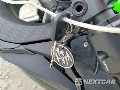 Zdjęcie 8 z 9 samochodu: 2016 KAWASAKI EX300 B VIN:JKAEX8B15GDA25949 - miniatura