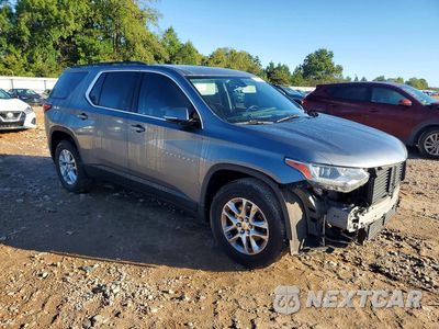 Czwarte zdjęcie samochodu z boku: 2019 CHEVROLET TRAVERSE LT VIN:1GNERGKW9KJ300517 - miniatura
