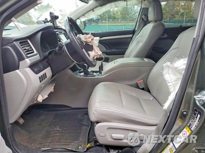 Zdjęcie 7 z 12 samochodu: 2018 TOYOTA HIGHLANDER XLE VIN:5TDJZRFH7JS816455 - miniatura