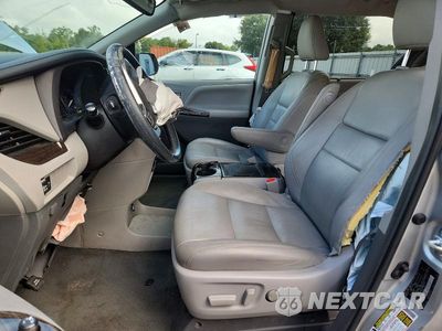 Zdjęcie 7 z 14 samochodu: 2019 TOYOTA SIENNA XLE 8-PASSENGER VIN:5TDYZ3DC2KS011354 - miniatura