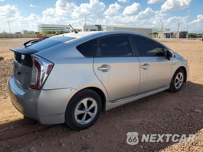 Trzecie zdjęcie samochodu z tyłu: 2014 TOYOTA PRIUS TWO VIN:JTDKN3DU7E1819677 - miniatura