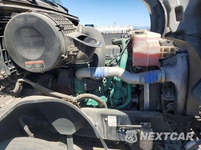 Zdjęcie 11 z 14 samochodu: 2022 VOLVO VNL SEMI TRUCK VIN:4V4NC9EH7NN312590 - miniatura