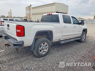 Trzecie zdjęcie samochodu z tyłu: 2017 GMC SIERRA K2500 SLT VIN:1GT12TEG4HF105347 - miniatura