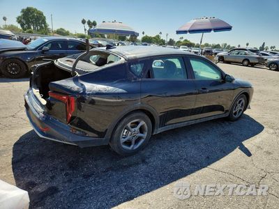 Trzecie zdjęcie samochodu z tyłu: 2025 KIA K4 LXS VIN:3KPFT4DEXSE051479 - miniatura