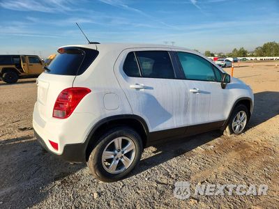 Trzecie zdjęcie samochodu z tyłu: 2021 CHEVROLET TRAX LS VIN:KL7CJNSM9MB360897 - miniatura
