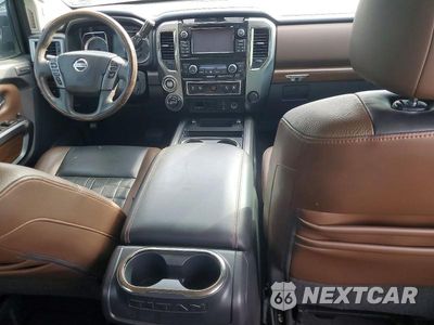 Zdjęcie 8 z 12 samochodu: 2016 NISSAN TITAN XD PLATINUM RESERVE VIN:1N6BA1F40GN513409 - miniatura