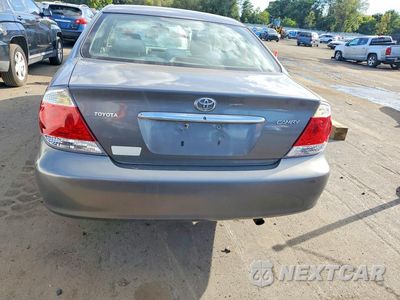 Zdjęcie 6 z 12 samochodu: 2005 TOYOTA CAMRY STANDARD VIN:4T1BE32K35U958393 - miniatura