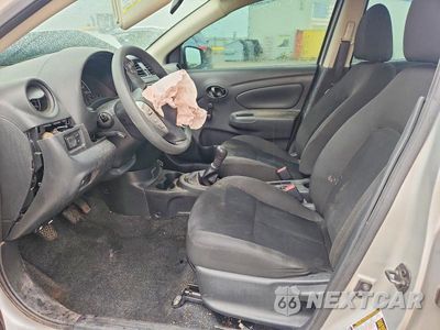 Zdjęcie 7 z 13 samochodu: 2018 NISSAN VERSA S VIN:3N1CN7AP5JL842245 - miniatura