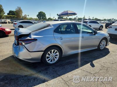 Trzecie zdjęcie samochodu z tyłu: 2023 TOYOTA CAMRY LE VIN:4T1C11AK8PU141770 - miniatura