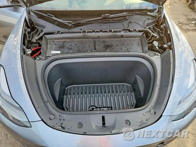 Zdjęcie 11 z 13 samochodu: 2024 TESLA MODEL Y VIN:7SAYGDEE7RA299253 - miniatura