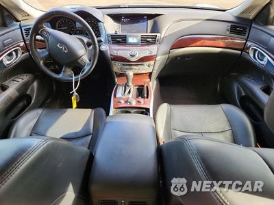 Zdjęcie 8 z 12 samochodu: 2016 INFINITI Q70 3.7 VIN:JN1BY1AR2GM270437 - miniatura