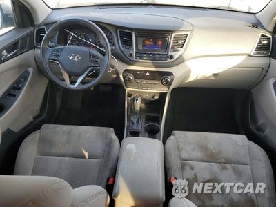Zdjęcie 8 z 13 samochodu: 2016 HYUNDAI TUCSON SE VIN:KM8J33A42GU107029 - miniatura