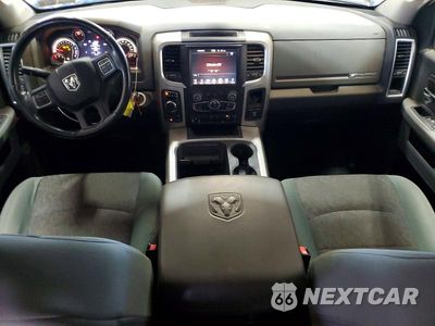 Zdjęcie 8 z 12 samochodu: 2017 RAM 1500 SLT VIN:3C6RR7LT3HG510966 - miniatura