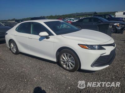 Czwarte zdjęcie samochodu z boku: 2023 TOYOTA CAMRY LE VIN:4T1C11BK8PU105804 - miniatura