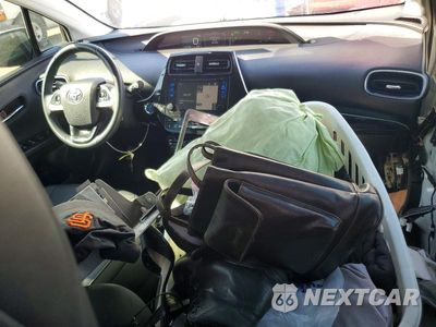 Zdjęcie 8 z 12 samochodu: 2017 TOYOTA PRIUS THREE TOURING VIN:JTDKARFU7H3049856 - miniatura