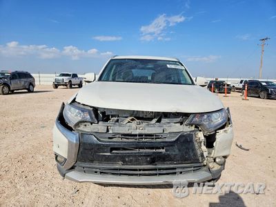 Piąte zdjęcie samochodu w środku: 2018 MITSUBISHI OUTLANDER SE VIN:JA4AD3A37JZ046144 - miniatura