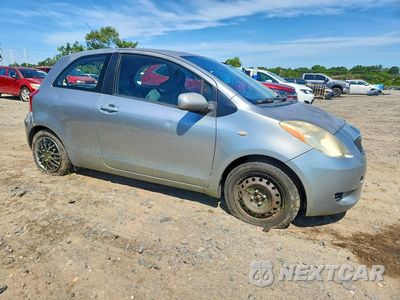 Czwarte zdjęcie samochodu z boku: 2008 TOYOTA YARIS BASE VIN:JTDJT903985171001 - miniatura