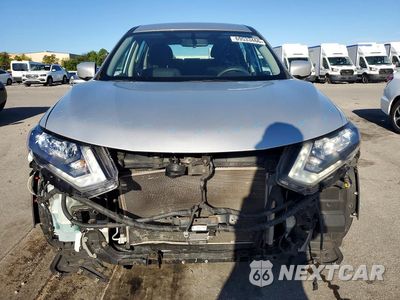 Piąte zdjęcie samochodu w środku: 2018 NISSAN ROGUE S VIN:KNMAT2MV0JP520866 - miniatura