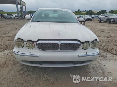 Piąte zdjęcie samochodu w środku: 2006 JAGUAR XJ8 VIN:SAJWA71B86SH00348 - miniatura