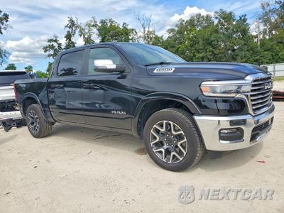 Czwarte zdjęcie samochodu z boku: 2026 RAM 1500 LARAMIE VIN:3C6SRFJP9T4164319 - miniatura