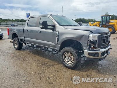 Czwarte zdjęcie samochodu z boku: 2023 FORD F250 SUPER DUTY VIN:1FT7W2BT2PEC80243 - miniatura