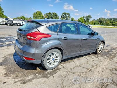Trzecie zdjęcie samochodu z tyłu: 2015 FORD FOCUS SE VIN:1FADP3K24FL357322 - miniatura