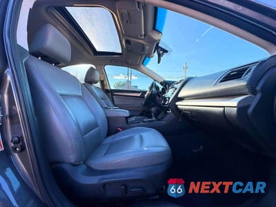 Piąte zdjęcie samochodu w środku: 2019 SUBARU LEGACY 2.5I LIMITED VIN:4S3BNAN65K3017245 - miniatura