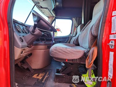 Zdjęcie 7 z 13 samochodu: 2018 FREIGHTLINER CASCADIA 125 SEMI TRUCK VIN:1FUJGLDR9JLJK5212 - miniatura