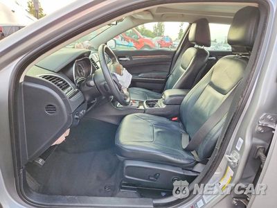 Zdjęcie 7 z 12 samochodu: 2015 CHRYSLER 300 LIMITED VIN:2C3CCAAGXFH930776 - miniatura