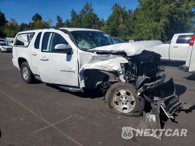 Czwarte zdjęcie samochodu z boku: 2013 CHEVROLET SUBURBAN K1500 LT VIN:1GNSKJE70DR267422 - miniatura