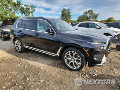 Czwarte zdjęcie samochodu z boku: 2025 BMW X7 XDRIVE40I VIN:5UX23EM0XS9X94865 - miniatura