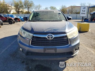 Piąte zdjęcie samochodu w środku: 2016 TOYOTA HIGHLANDER XLE VIN:5TDKKRFH6GS136340 - miniatura